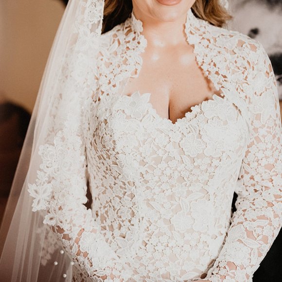 Monique Lhuillier Atherton Wedding Dress / Gown Size 6 - Picture 5 of 16